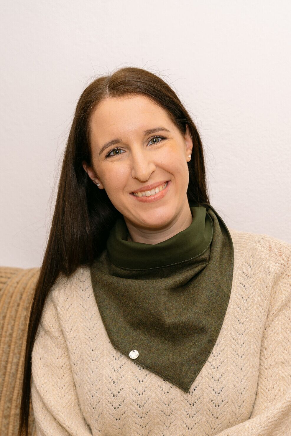 Kleines Lodentuch PAULA in Grün – aus österreichischer Merinowolle, zeitloses Accessoire für Damen.